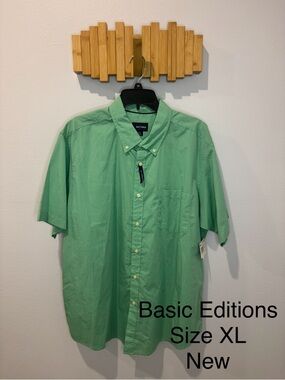 Basic Editions Men's Button-Down Short Sleeve Shirt in Mint Green